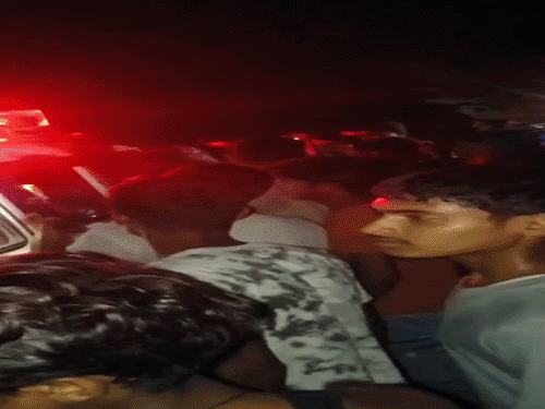 मुजफ्फरपुर में दुकान बंद कर लौट रहे व्यवसायी पर फायरिंग:लूट की कोशिश, विरोध किया तो अपराधियों ने चलाई गोली; खोखा और जिंदा कारतूस बरामद