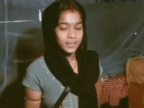 बेगूसराय में ‘रंगदार भाभी’ का कट्टा लहराते रील वायरल:देवर के साथ भोजपुरी गाने पर तमंचा चमकाती दिखी महिला, थाना अध्यक्ष बोले- पड़ताल जारी