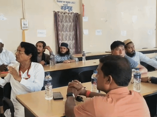 पूर्णिया में ईद मिलादुन्नबी पर डीजे, हथियारों पर पूर्ण प्रतिबंध:जुलूस के लिए लाइसेंस लेना अनिवार्य होगा, सोशल मीडिया पर साइबर सेल की नज़र