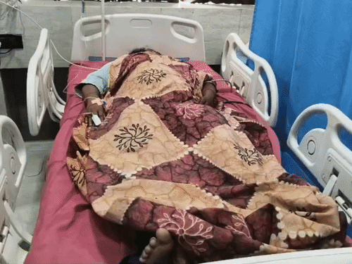 भतीजे से शादी के बाद पत्नी को मारी गोली:बच्चों के साथ छत पर सो रही थी महिला, निजी अस्पताल में भर्ती; पूर्व पति समेत 4 पर FIR दर्ज