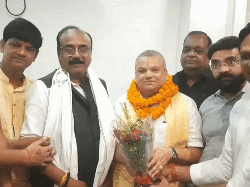 औरंगाबाद पहुंचे मुख्य सचेतक संजीव चौरसिया:कारोबारियों की समस्याएं सुनी, बोले- वंदे मातरम पर कांग्रेस का रवैया आश्चर्यजनक है