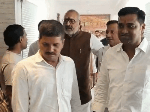 ‘ममता बनर्जी को गंगा किनारे जाकर प्रायश्चित करना चाहिए’:गिरिराज सिंह बोले- गंगाजल से अपने आप को शुद्ध करें, अवैध बांग्लादेशियों को वोटर बनाना चाहती थीं