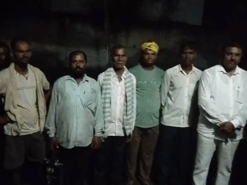 औरंगाबाद- वज्रपात की चपेट में आने से किसान की मौत:खेत में धान की सोहनी कर रहे थे, अचानक बदला मौसम; लड़की भी झुलसी