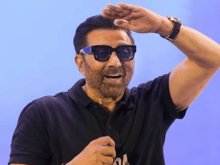 सनी देओल बोले- ‘मैं दुनिया का पापा हूं’:’ऑगी एंड द कॉकरोचेज’ कार्टून का डायलॉग सुनाया; बंटवारा 1947 के प्रमोशन में पहुंचे थे