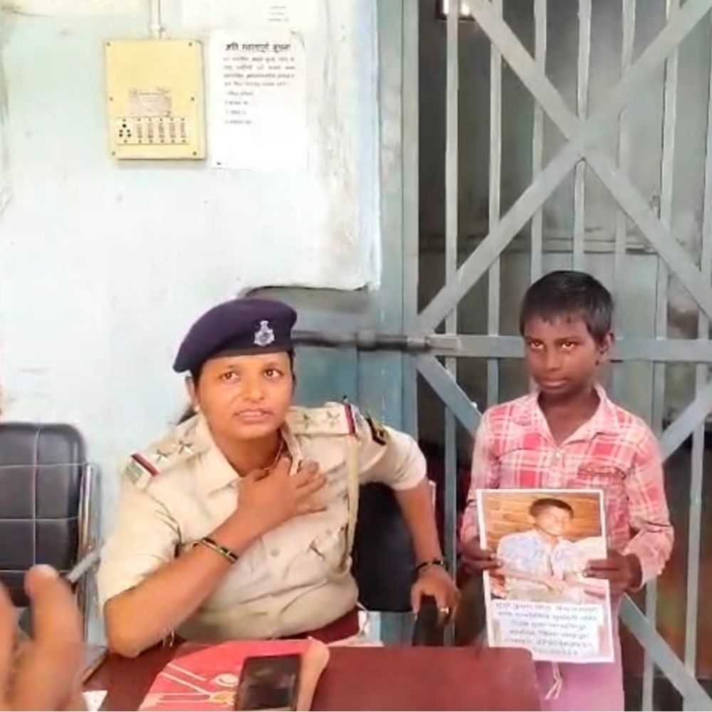 शेखपुरा में 3 दिन से लापता 10 वर्षीय बालक मिला:अपहरण के बाद खिड़की से कूदकर भागा, पुलिस ने परिजनों को सौंपा