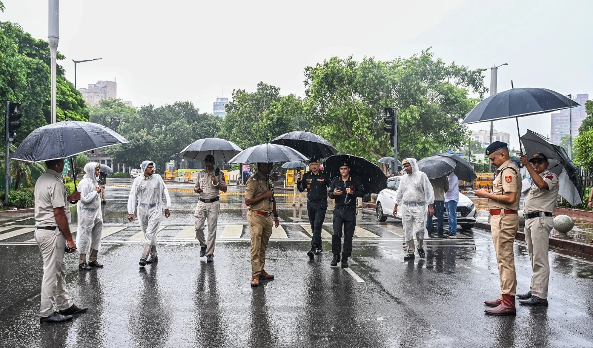 डिजिटल हसीना का खौफनाक दांव! IAF विंग कमांडर की एक चूक… और दुश्मन के हाथ लग गए भारत के सीक्रेट फौजी ठिकाने!