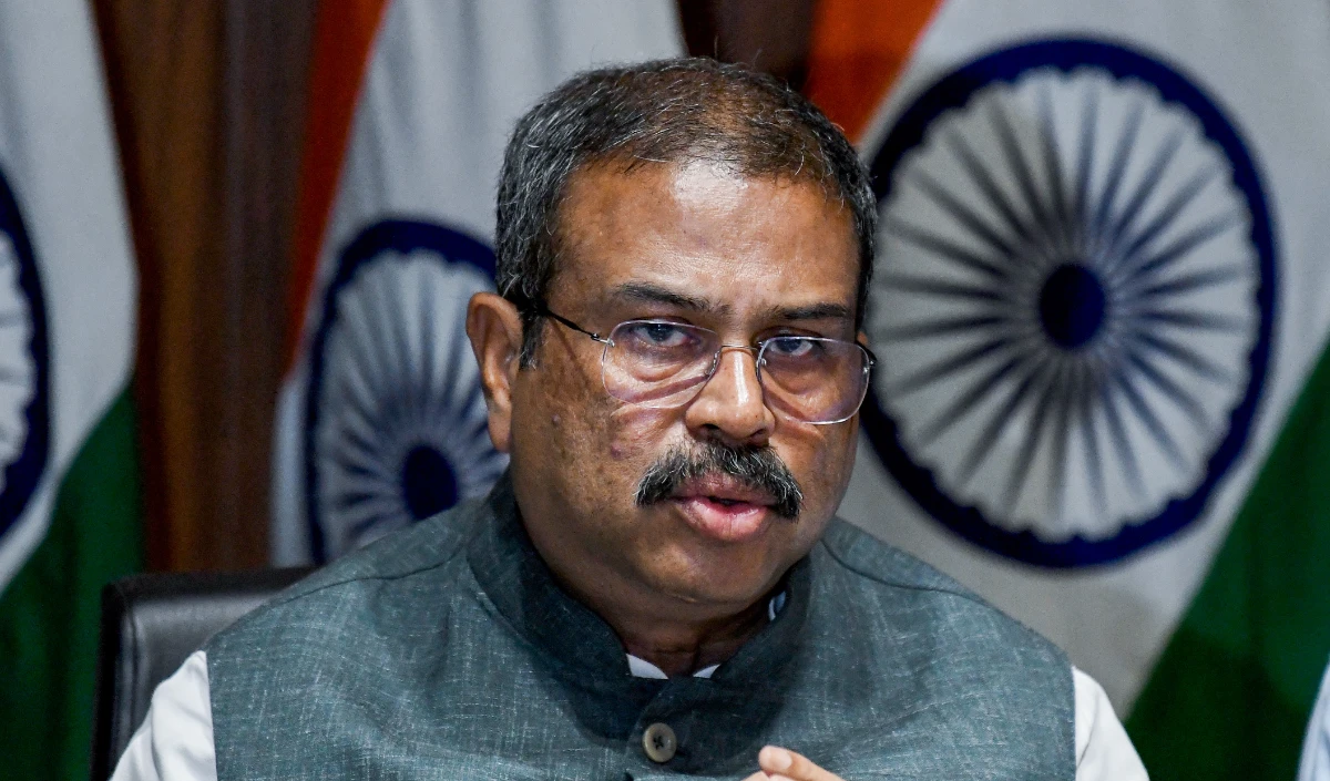 Dharmendra Pradhan का Rahul Gandhi पर वार: झूठ फैलाकर घड़ियाली आंसू बहाने का आरोप