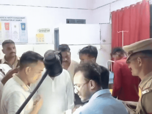 मुरादाबाद के ठाकुरद्वारा में तेंदुए का आतंक:एक ही दिन में दो अलग-अलग गांवों में हमला;2 लोग गंभीर घायल, इलाके में दहशत