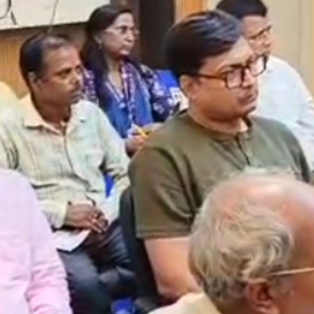छात्रों की समस्याओं से निपटने के लिए बने ‘व्हाट्सएप ग्रुप’:शेखपुरा में डीएम ने की समीक्षा,बोले- ‘न लगाने पड़ें अनावश्यक चक्कर’