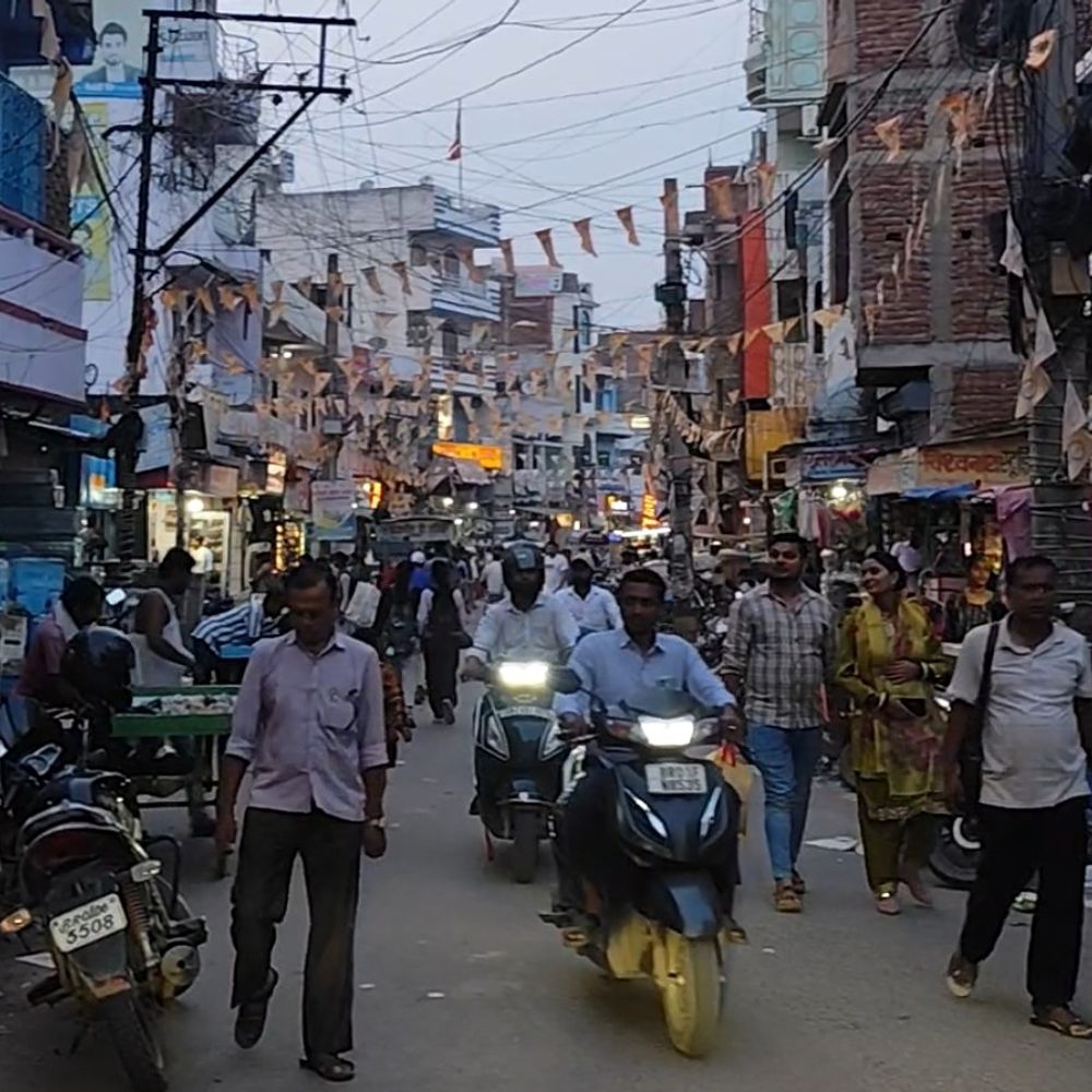 फतुहा स्टेशन रोड में अतिक्रमण पर होगी कार्रवाई:88 दुकानदारों-मकान मालिकों को नोटिस, आज होगी सुनवाई