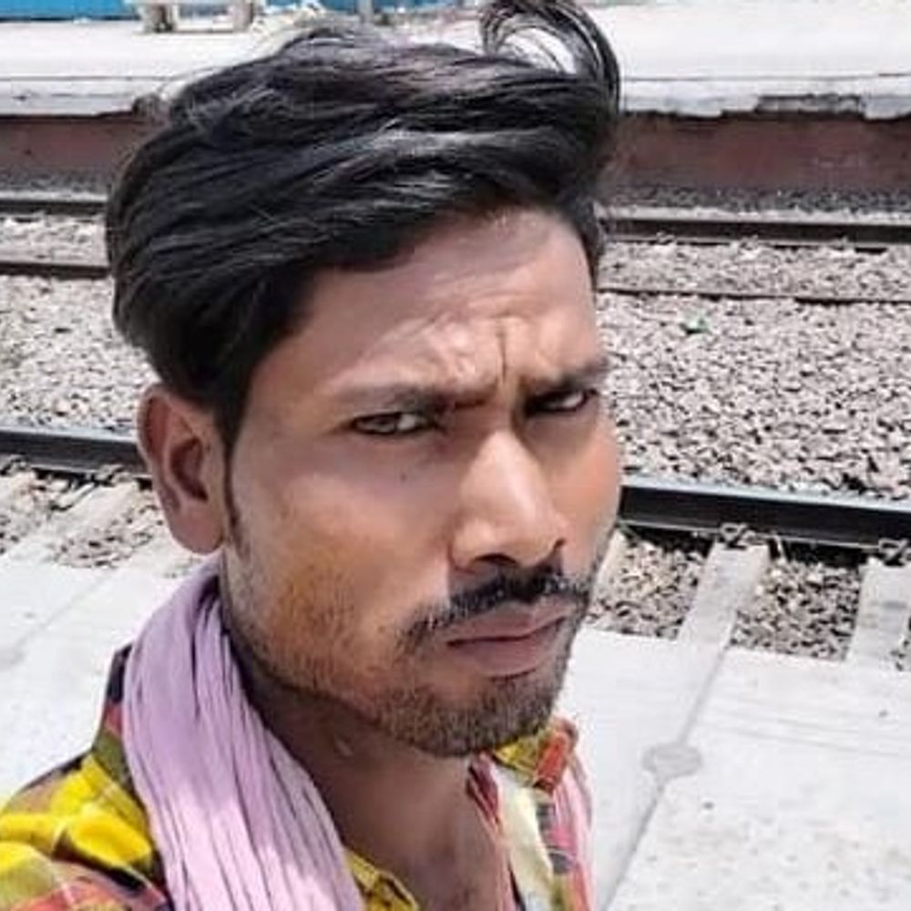 सुपौल में पेड़ से लटका मिला मजदूर का शव:रक्षाबंधन पर बहन घर आई, चिकन बनाने को लेकर पत्नी से विवाद के बाद निकला था