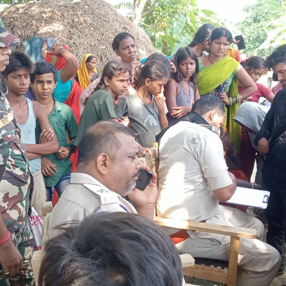 हकराही घाट पर अज्ञात व्यक्ति का शव मिला:लोगों ने पानी में उतराता हुआ देखा, पुलिस पहचान में जुटी