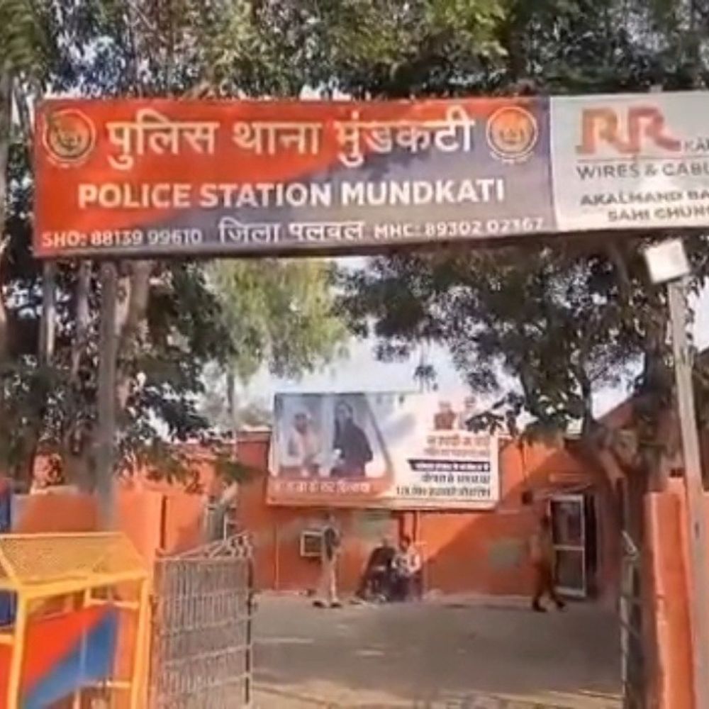 पलवल में कैंटर की टक्कर से बुजुर्ग महिला की मौत:नेशनल हाईवे-19 पर हादसा; प्रत्यक्षदर्शी ने नंबर किया नोट