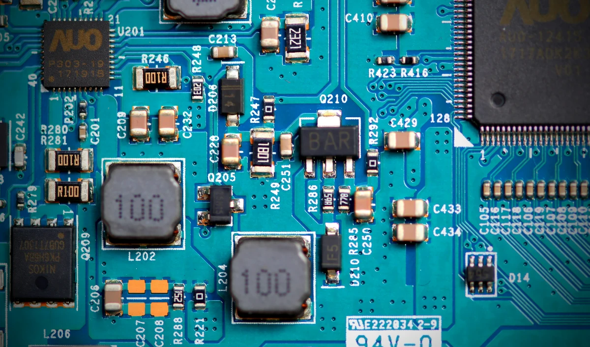 Electronics Sector में भारी निवेश: सरकार ने 7,877 करोड़ के 31 Investment Proposals को दी मंजूरी