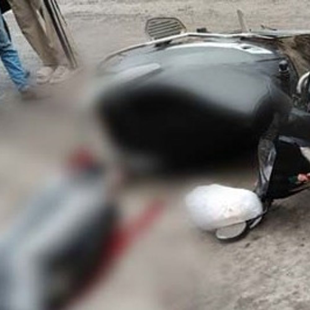 रायगढ़ में सड़क पर स्कूटी फिसलने से महिला गिरी:ट्रक के पहिये से कुचलने से हुई मौत, ढिमरापुर-उर्दना रोड में हुआ दर्दनाक हादसा
