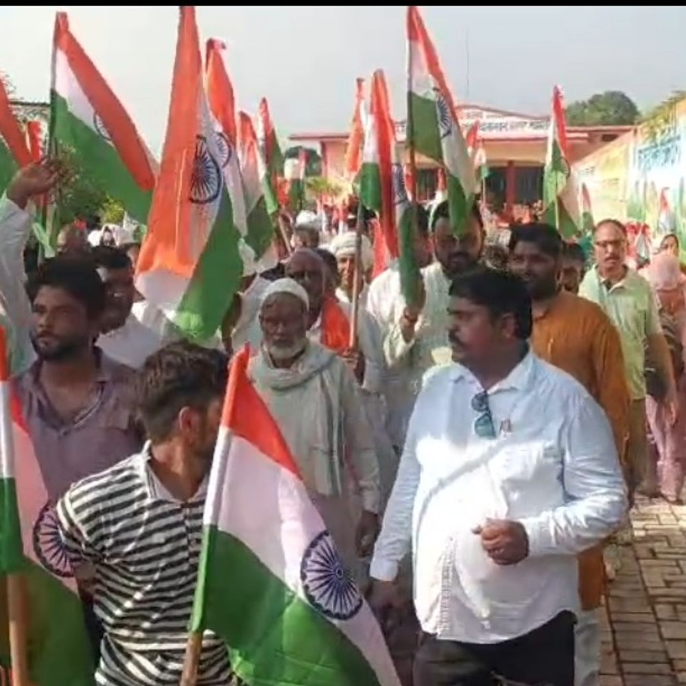 बाबरी में निकली भव्य मोटरसाइकिल तिरंगा यात्रा:शामली में भाजपा जिलाध्यक्ष के नेतृत्व में देशभक्ति का माहौल