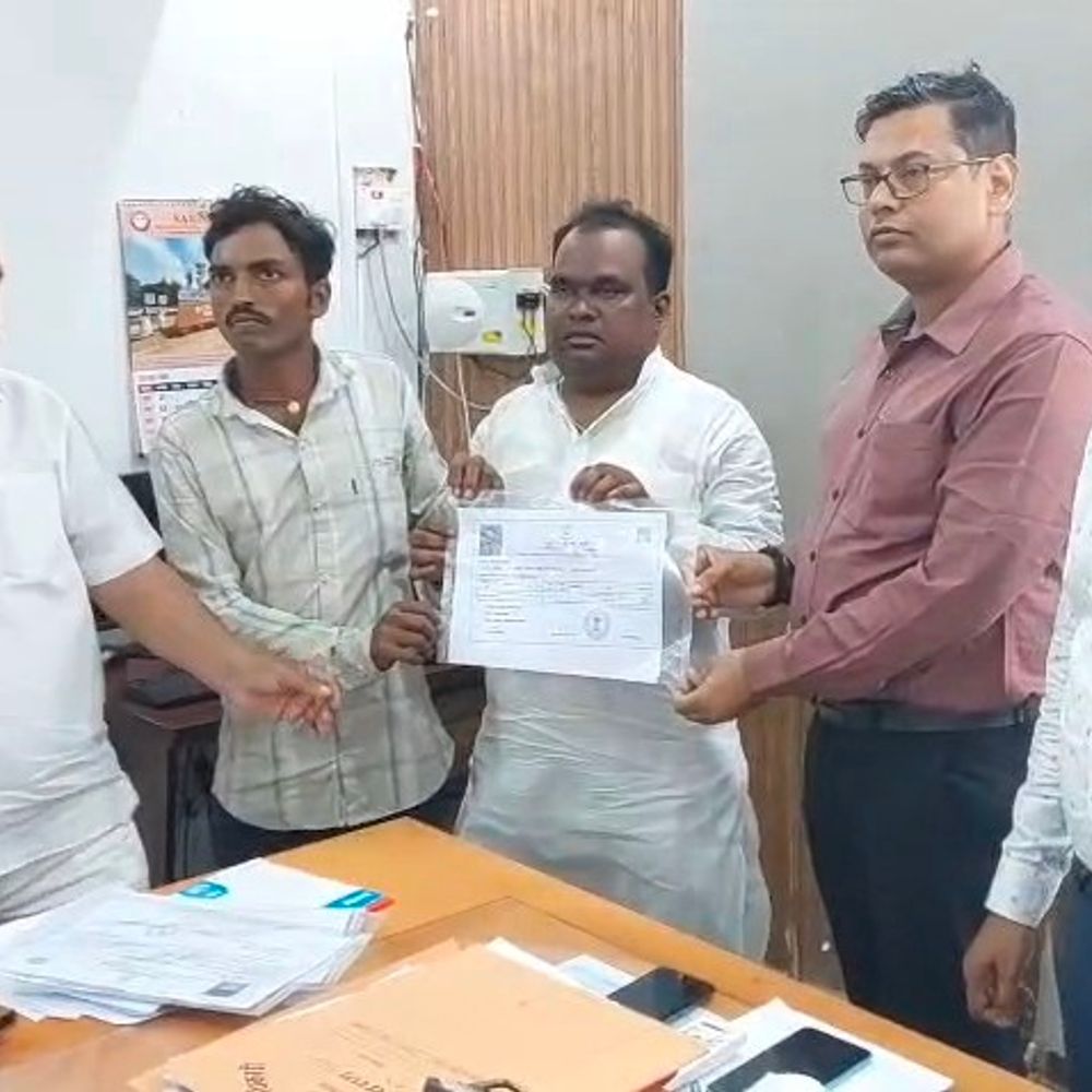 88 भूमिहीन परिवारों को मिला बासगीत पर्चा:कटिहार के मनिहारी में घर बनाने की उम्मीद जगी,कमजोर परिवारों को मकान का लाभ