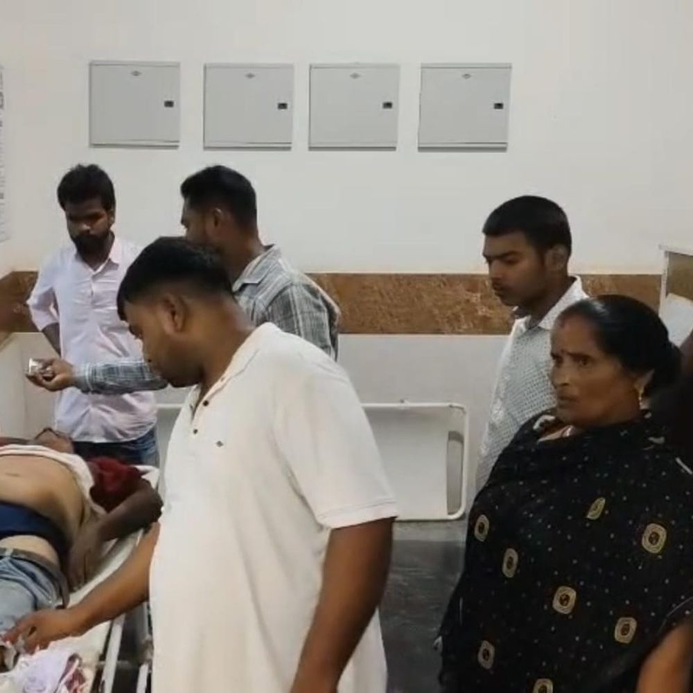 सीवान में ट्रक ड्राइवर का शव मिला:परिजनों ने मर्डर की आशंका जताई, पुलिस ने दी करंट से मौत की सूचना