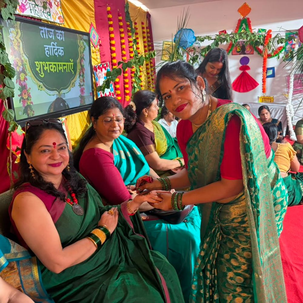 हरियाली तीज पर मनाया सास-बहू मिलन सप्ताह:हरे परिधान में पहुंची महिलाएं; बेस्ट डांस, सास-बहू जोड़ी, सावन क्वीन को किया सम्मानित