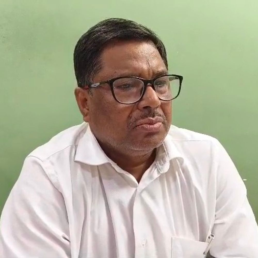 कटिहार में जमीन की रजिस्ट्री पेपरलेस हुई:रजिस्ट्रेशन कार्यालय में भीड़ घटी, मुंशियों की बढ़ी चिंता; गवाह साथ लाना अनिवार्य नहीं