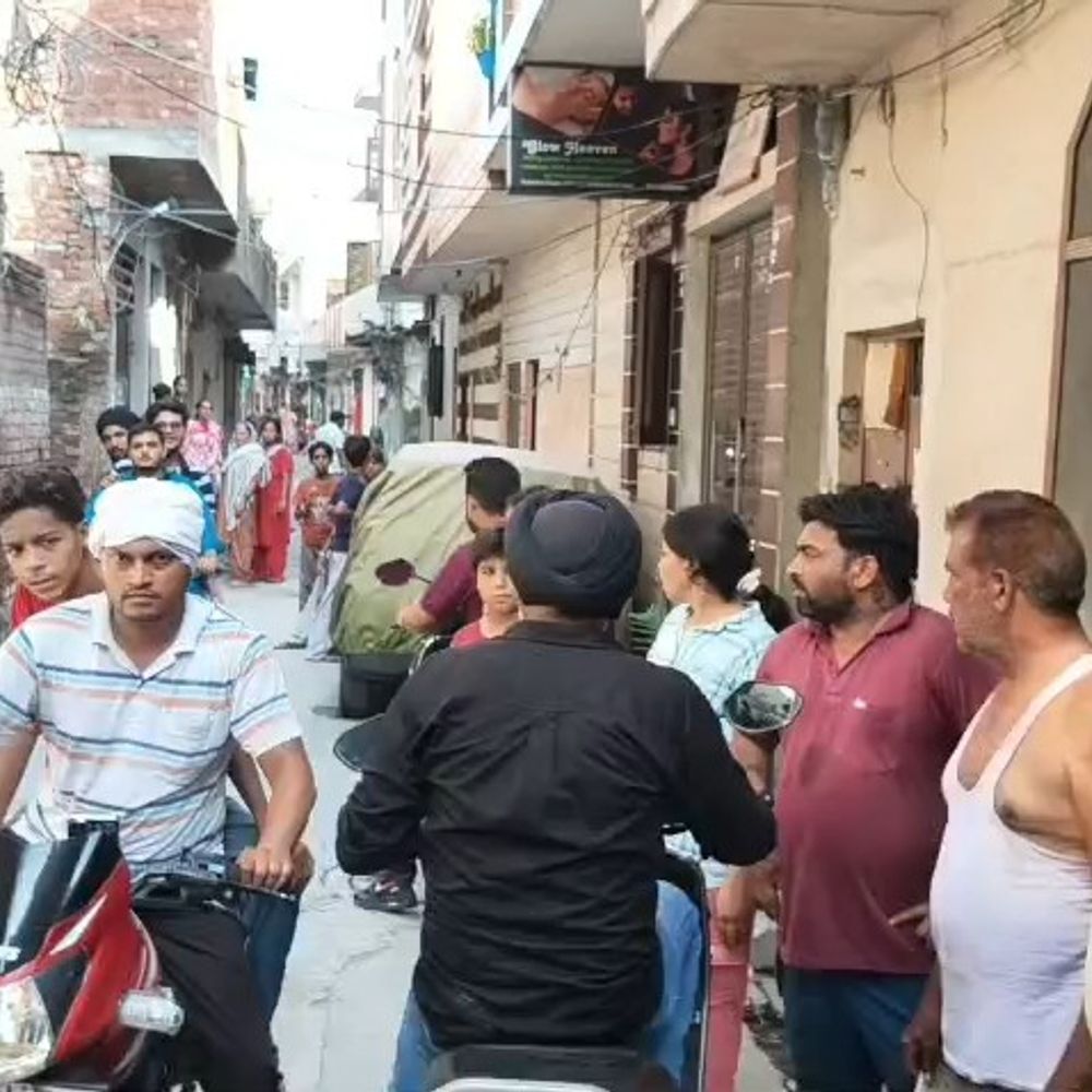 अमृतसर में मौसेरे भाइयों ने मारी गोली:आकर आराम से बैठे, पानी पीया, फिर कमरे में ले जाकर 3 तीन गोली चलाई, एक लगी