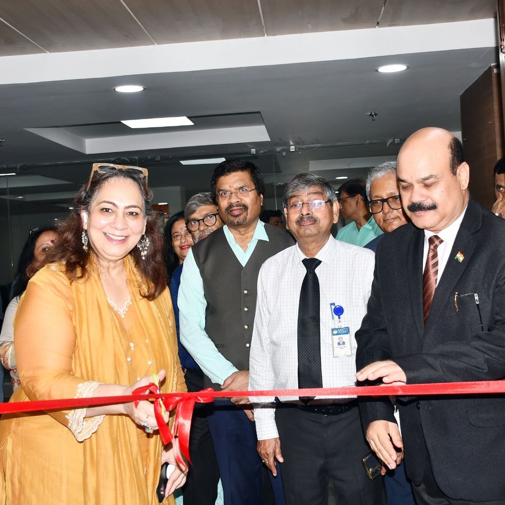 एमिटी विश्वविद्यालय में जोन-1 ज्यूरी अवार्ड्स का शुभारंभ:तीन दिवसीय आयोजन में पहले दिन प्रदर्शनी लगाई; विजेताओं को 21 को करेंगे सम्मानित
