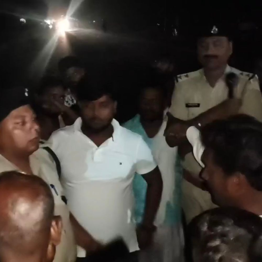 बांका में हाईवा ने 60 साल के शख्स को कुचला;मौत:30 फीट तक घसीटा; सड़क पर क्षत-विक्षत हुआ शव, आक्रोशित ग्रामीणों ने किया सड़क जाम
