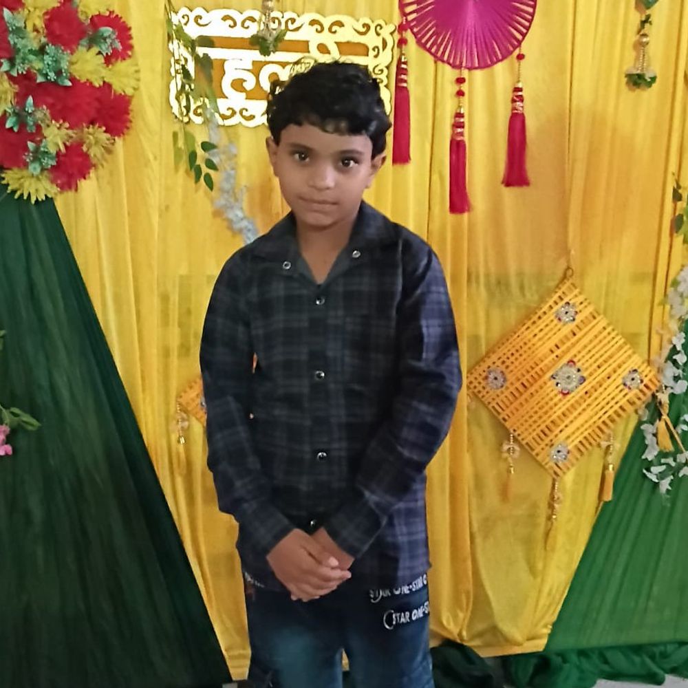 अलीगढ़ में सांप के काटने से बच्ची की मौत:खाना खाने के बाद कमरे में सोने जा रही थी, दरवाजा खोलते ही किया अटैक