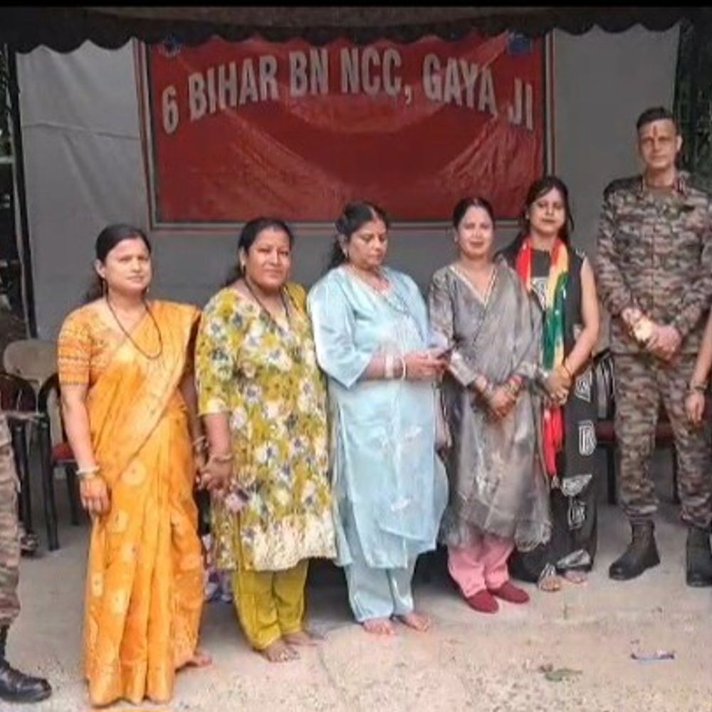 6 बिहार बटालियन में रक्षाबंधन, बहनों ने बांधी राखियां:कमांडिंग ऑफिसर बोले- राखी सिर्फ प्रेम नहीं, विश्वास और जिम्मेदारी का प्रतीक