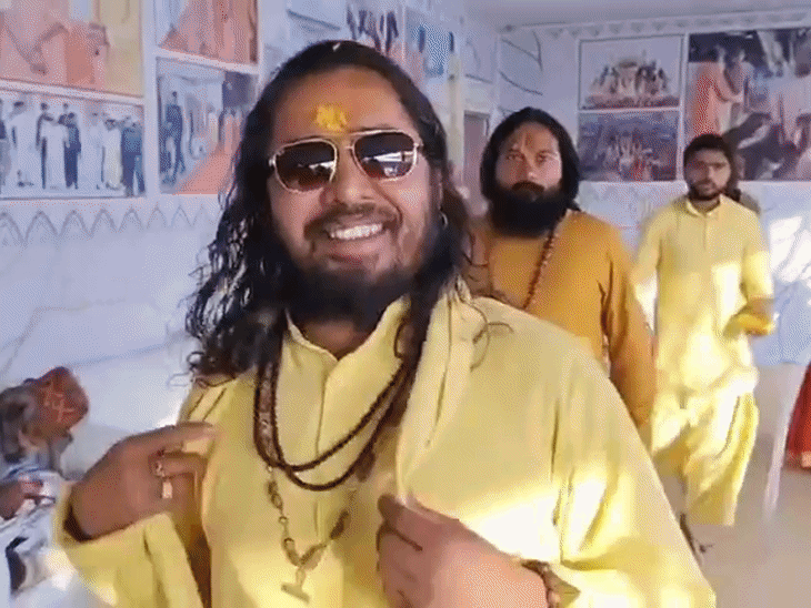 महामंडलेश्वर सतुआ बाबा के नाम से ठगी, FIR:फेक आईडी बनाकर परिचितों से मांगे पैसे, फोन पर बोला – बाबा जी के यहां से बोल रहा पैसे दो