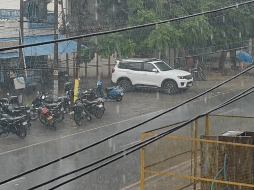 गोंडा में 2 घंटे में 5 एमएम हुई बारिश:मौसम विभाग ने जारी किया अलर्ट, उमस भरी गर्मी से लोगों को मिली राहत