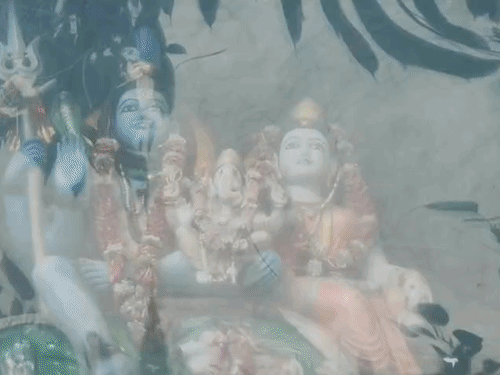 आज सावन का आखिरी सोमवार:कानपुर के शिवालयों में भक्तों की लंबी कतारें लगी, आनन्देश्वर मंदिर में रात 2 बजे से कपाट खुले