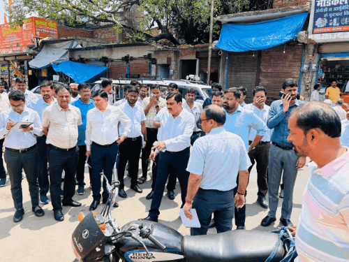 विरासत गलियारा का बंद काम देख कमिश्नर नाराज:PWD के अधिकारियों को फटकार लगाई; पूछा- सबकुछ ठीक है तो काम क्यों नहीं हो रहा?