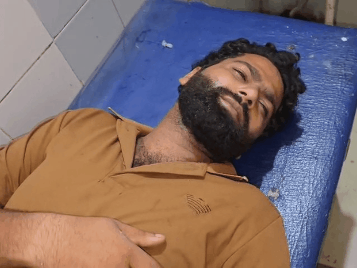बुलंदशहर में मुठभेड़ में 25 हजार का इनामी बदमाश घायल:लॉ स्टूडेंट पर जानलेवा हमले का आरोपी है, बाइक फिसलने के बाद पुलिस पर की थी फायरिंग