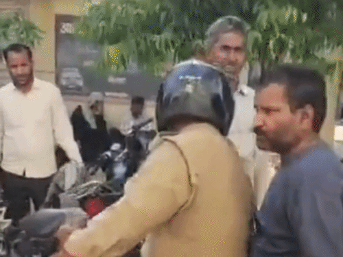 बेटी से दुष्कर्म के आरोपी पिता ने किया सुसाइड:संभल में जहर खाकर दी जान, मां ने दर्ज कराया था FIR