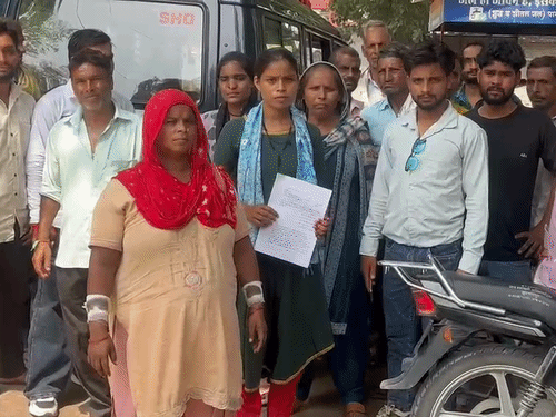 सहारनपुर में पुलिस ने घर में घुसकर की मारपीट-तोड़फोड़:पीड़िता बोली-उसके और बेटी से मारपीट की गई, CCTV डिवाइस ले गई पुलिस