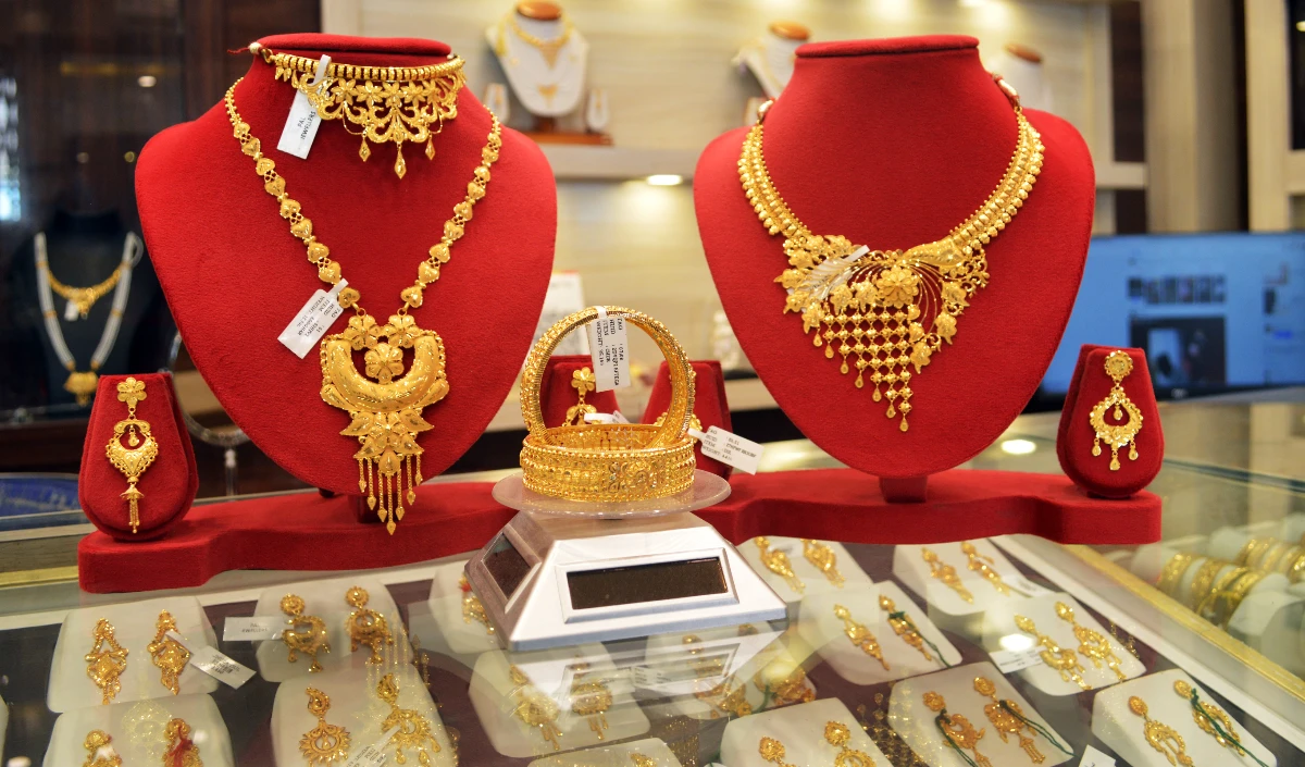 Gold और Silver की कीमतों में आएगी भारी तेजी, West Asia Tension और Inflation डेटा पर रहेगी निवेशकों की पैनी नजर