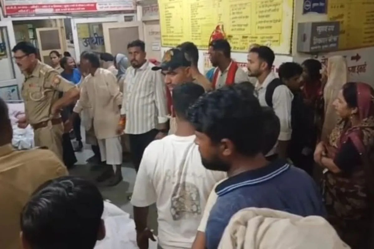 Gonda Accident: गोद में बच्चों को उठाकर अस्पताल पहुंचे परिजन, महिला और एक साल रियाज की मौत; 6 मासूम बच्चे घायल