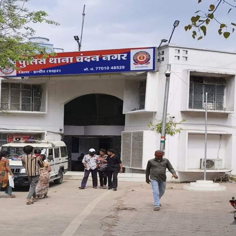 इंदौर में नाइजीरियन महिला 57 ग्राम MD के साथ गिरफ्तार:मुंबई से बस में ड्रग्स डिलीवरी देने आई थी, पुलिस ने घेराबंदी कर पकड़ा