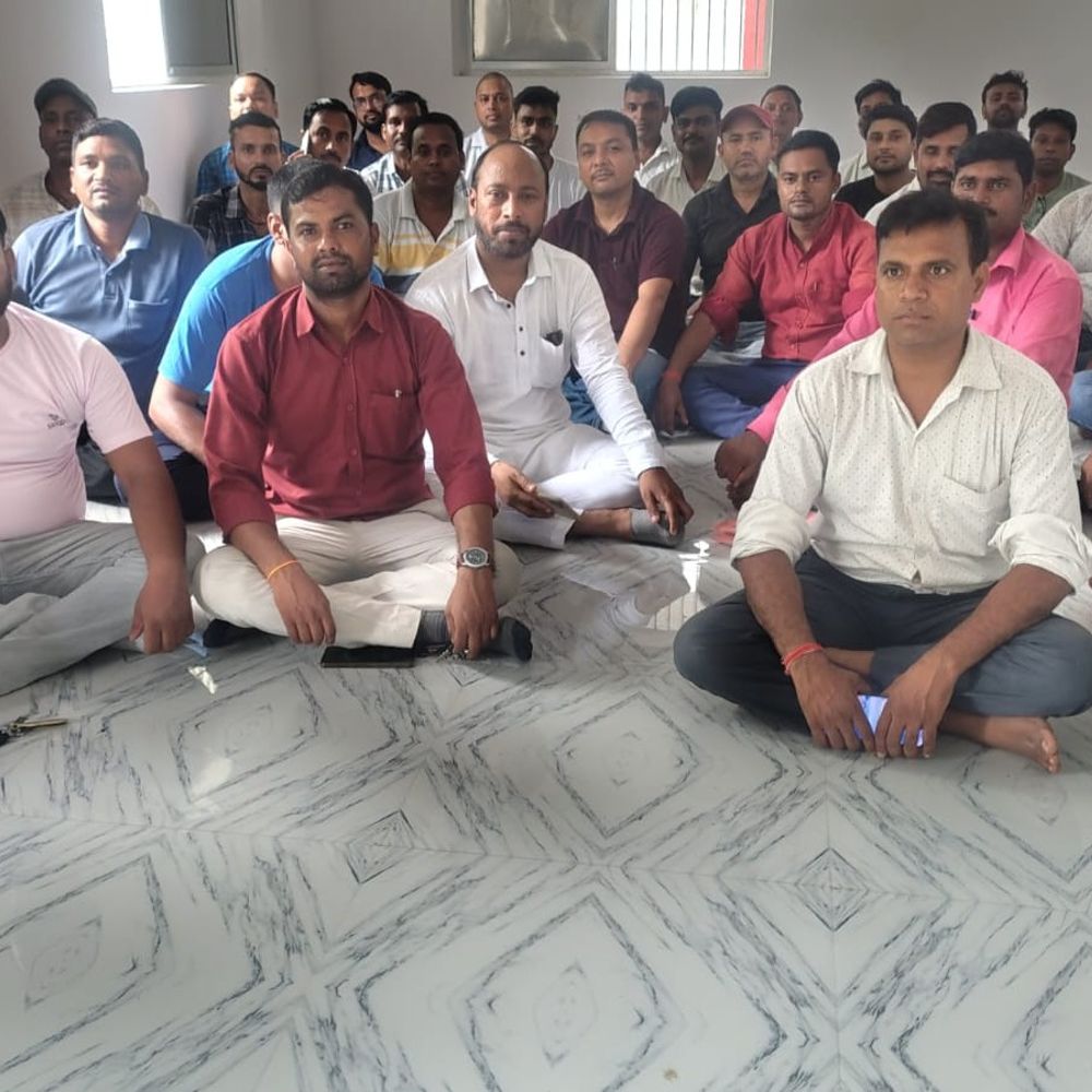 औरंगाबाद में कार्यपालक सहायकों की बैठक:पंचायती राज विभाग के पत्र पर चर्चा, स्वास्थ्य बीमा और वेतन वृद्धि की मांग, जिला इकाई के चुनाव की तैयारी