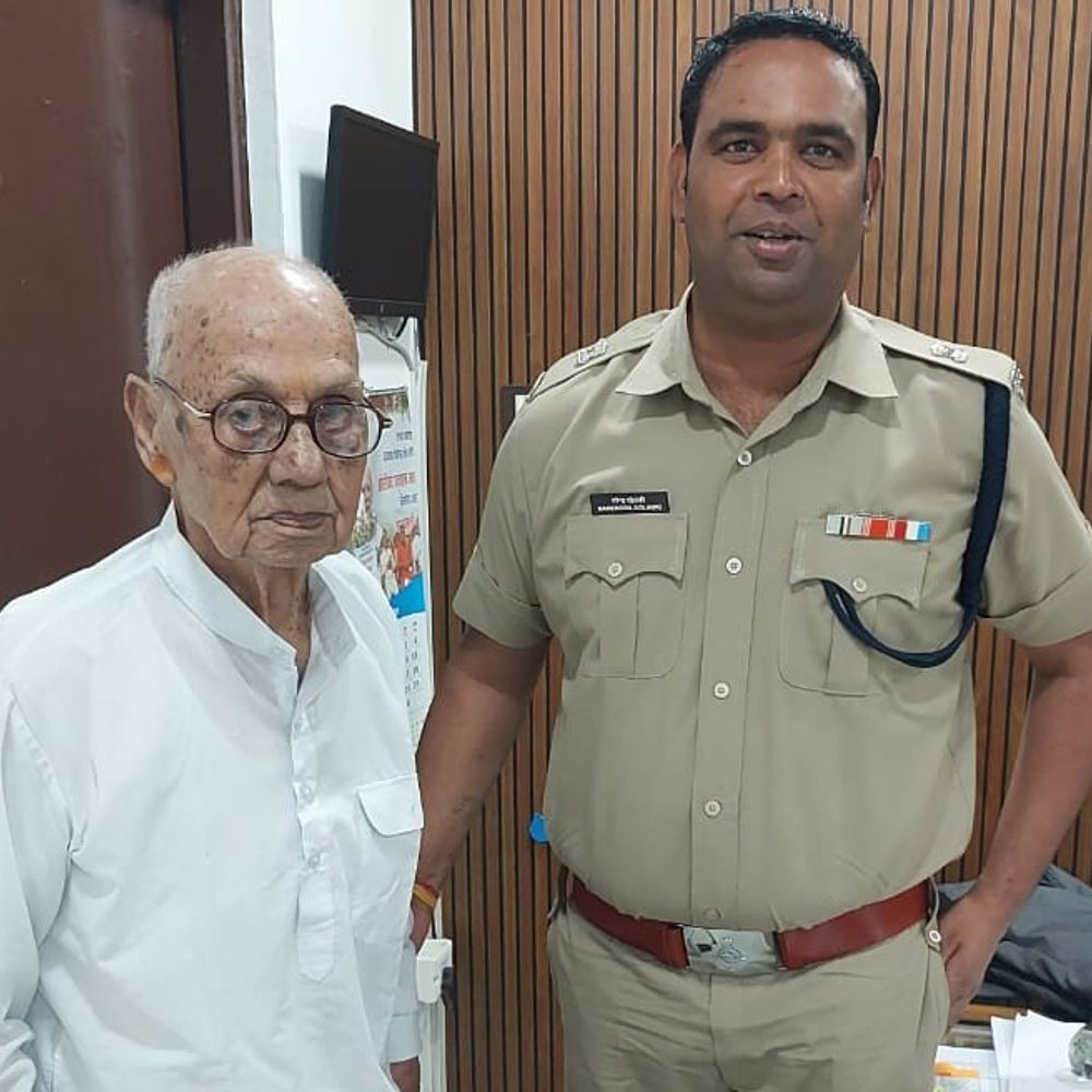 सागर में स्वतंत्रता संग्राम सेनानी से 1.76 लाख की ठगी:तीन ट्रांजेक्शन कर खाते से निकाले रुपए, मोबाइल पर नहीं आया पैसे निकलने का मैसेज