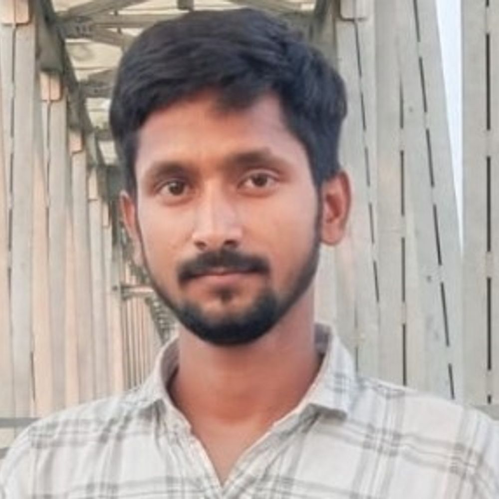 औरंगाबाद में सड़क दुर्घटना रोकथाम समिति के सदस्य की मौत:देर रात सड़क किनारे खड़े ट्रक से टकराई बाइक, घटनास्थल पर ही तोड़ा दम