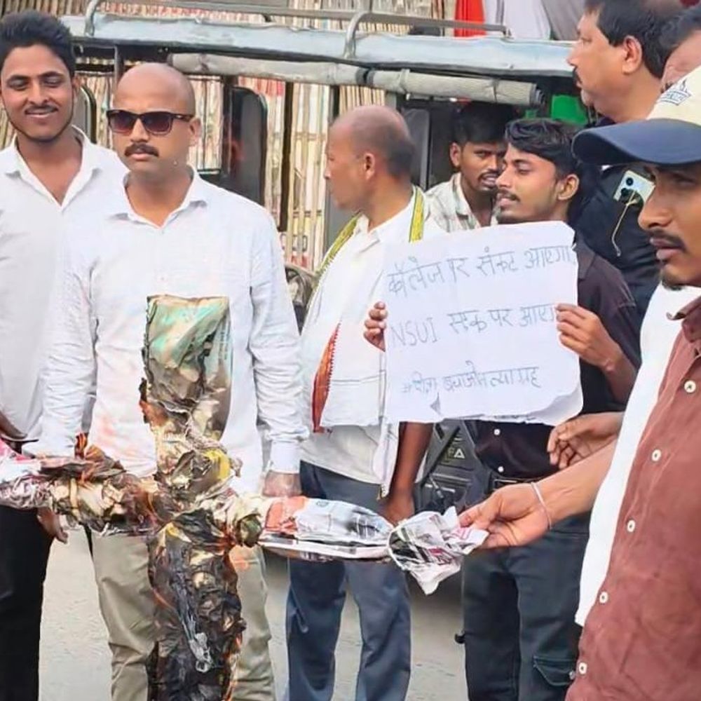 समस्तीपुर में डिप्टी सीएम विजय चौधरी का पुतला दहन:सरायरंजन कॉलेज बचाने के लिए एनएसयूआई कार्यकर्ताओं की भूख हड़ताल तीसरे दिन भी जारी