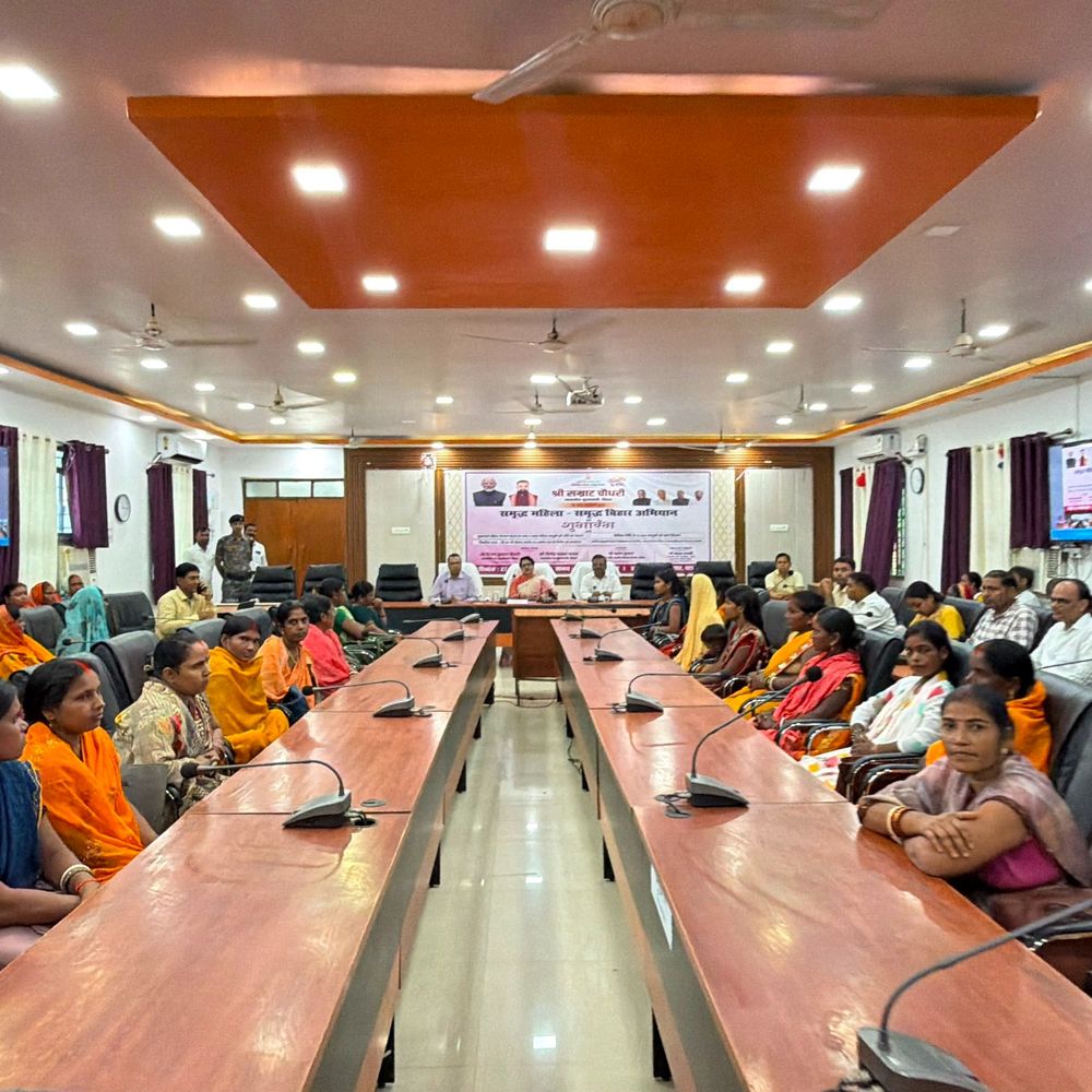 औरंगाबाद की 7,889 महिलाओं को मिली आर्थिक मदद:समृद्ध महिला-समृद्ध बिहार अभियान का शुभारंभ; 5 हजार 156 महिलाओं को पहली, 2 हजार 733 को दूसरी किस्त