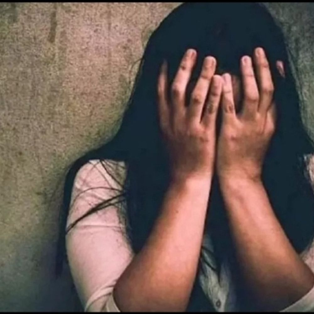 दुष्कर्म के मुकदमे में दबाव बनाकर कोर्ट में बदलवाया बयान:छोटे भाई का अपहरण कर जान से मारने की धमकी दी, बेल मिलने के बाद फिर करने लगा छेड़छाड़