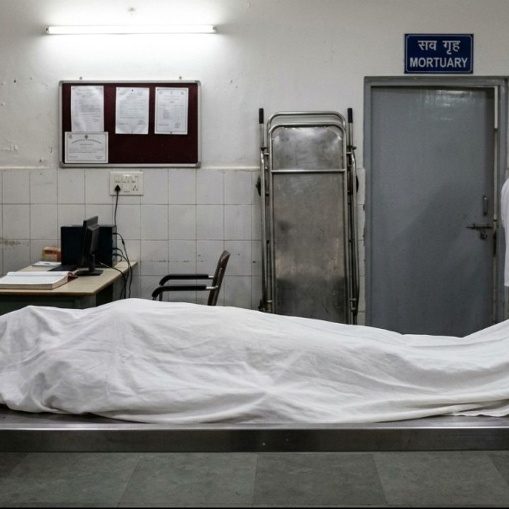 लखनऊ में अलग-अलग युवकों ने की आत्महत्या:चिनहट में डिलीवरी ब्वॉय ने फंदे से लटककर जान दी, तालकटोरा में गिफ्ट कारोबारी ने एसिड पिया