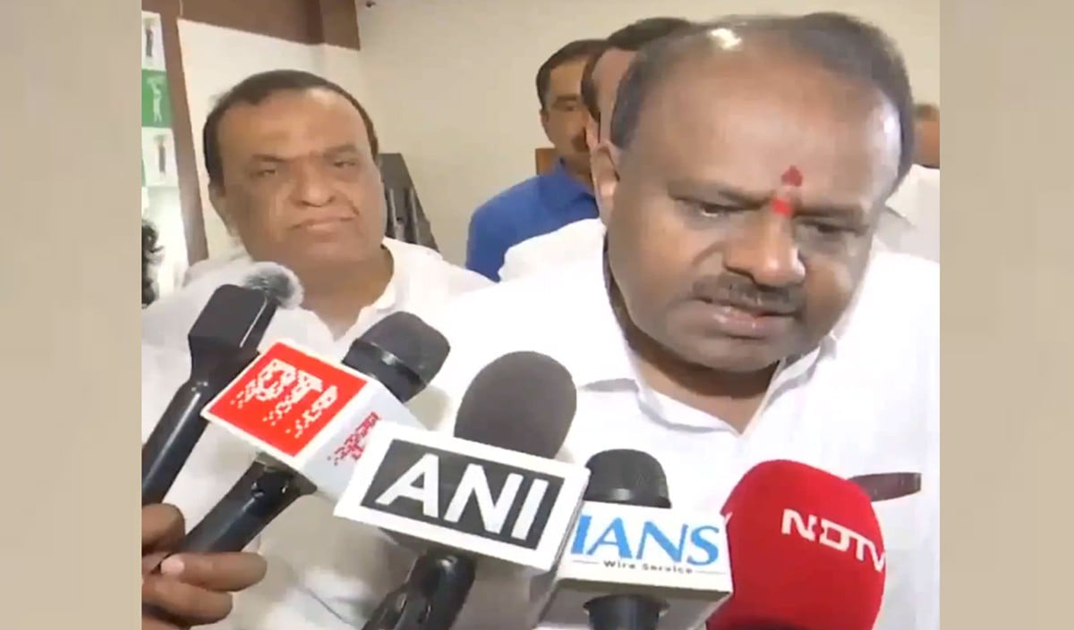 KPSC Scam: Kumaraswamy का Priyank Kharge पर तीखा हमला, ‘भ्रष्ट’ अधिकारियों को भागने में मदद का आरोप लगाकर मांगा इस्तीफा