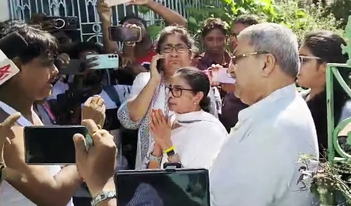 Mamata Banerjee पर हमले से गरमाया बंगाल का माहौल, BJP ने TMC के आरोपों पर किया पलटवार