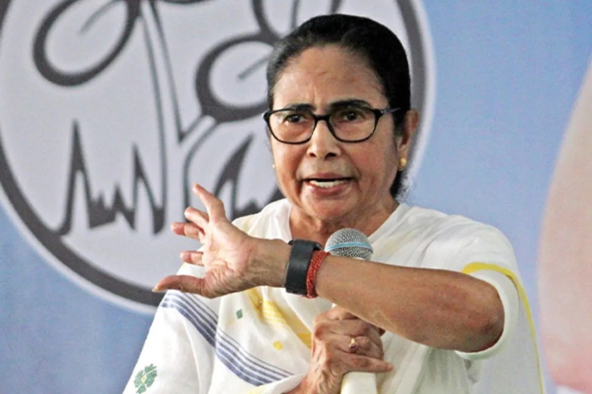 काफिले पर हमले को लेकर ममता बनर्जी का बयान, बोलीं- बड़े ईंट के वार से सीने में हुआ दर्द; पुलिस पर लगाया पक्षपात का आरोप