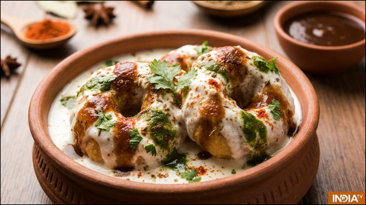 मूंगदाल का दही वड़ा, बनाने में आसान खाने में बहुत सॉफ्ट, फटाफट नोट कर लें रेसिपी